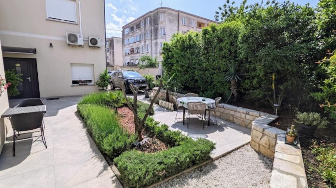 Faveria Apartments Amphitheater With Free Parking بولا المظهر الخارجي الصورة