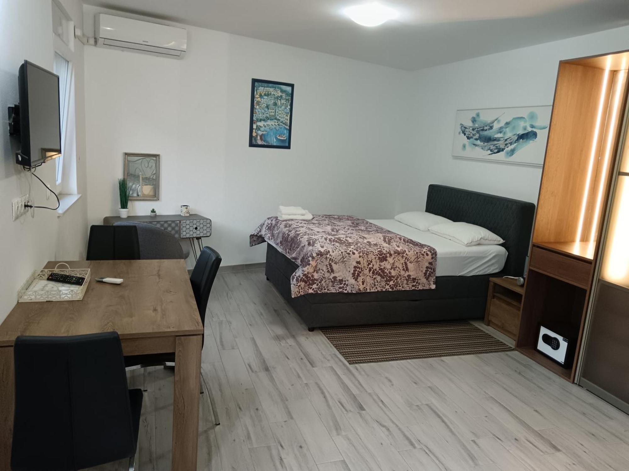 Faveria Apartments Amphitheater With Free Parking بولا الغرفة الصورة