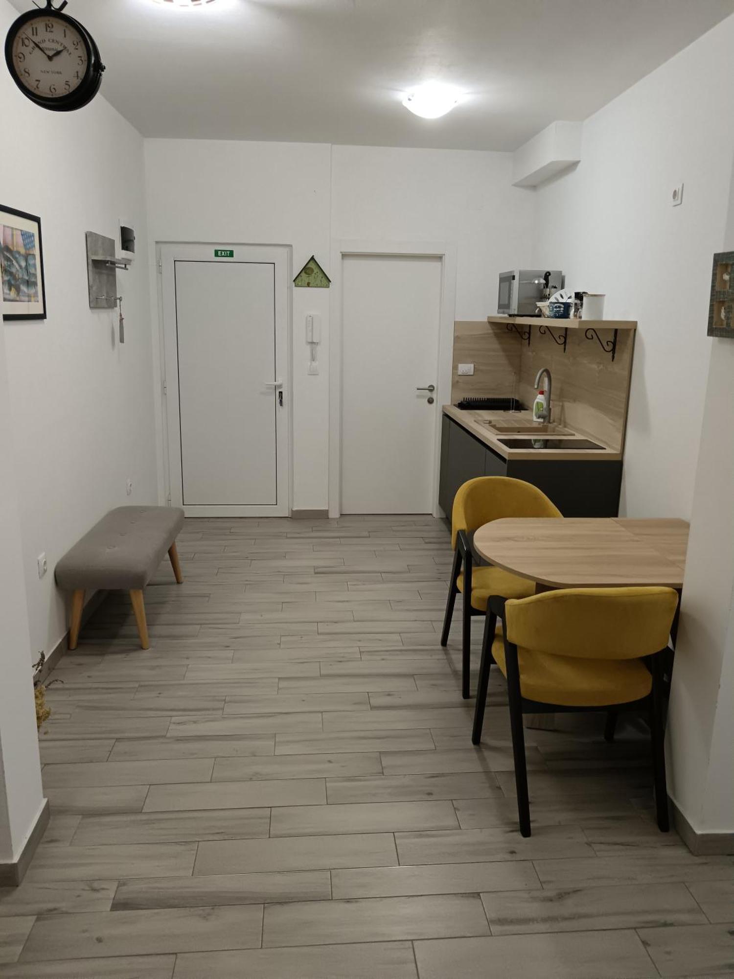 Faveria Apartments Amphitheater With Free Parking بولا الغرفة الصورة